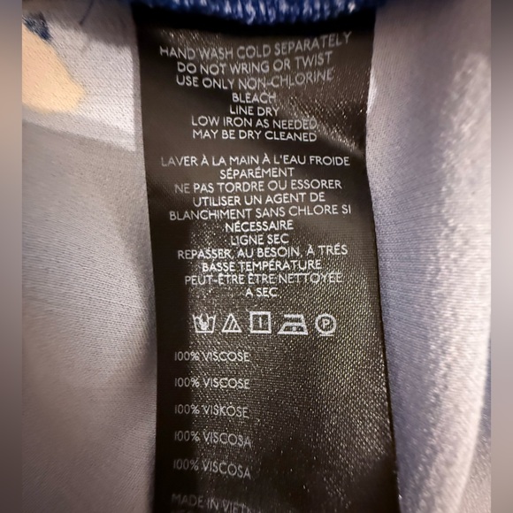 Anthropologie Hawaiian print, short sleeve button down, size XS. NWT!! - Picture 9 of 9